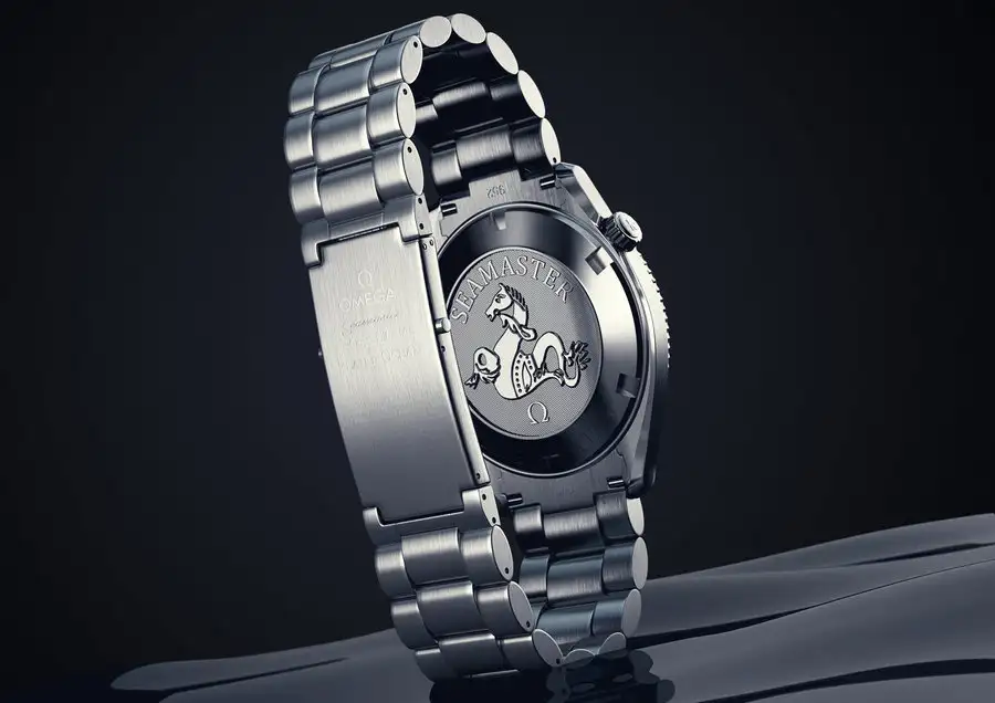 手表C4D渲染作品 Wrist Watch - C4D之家 - planet_ocean_back_by_manwesulemo-d5h3esg.jpg