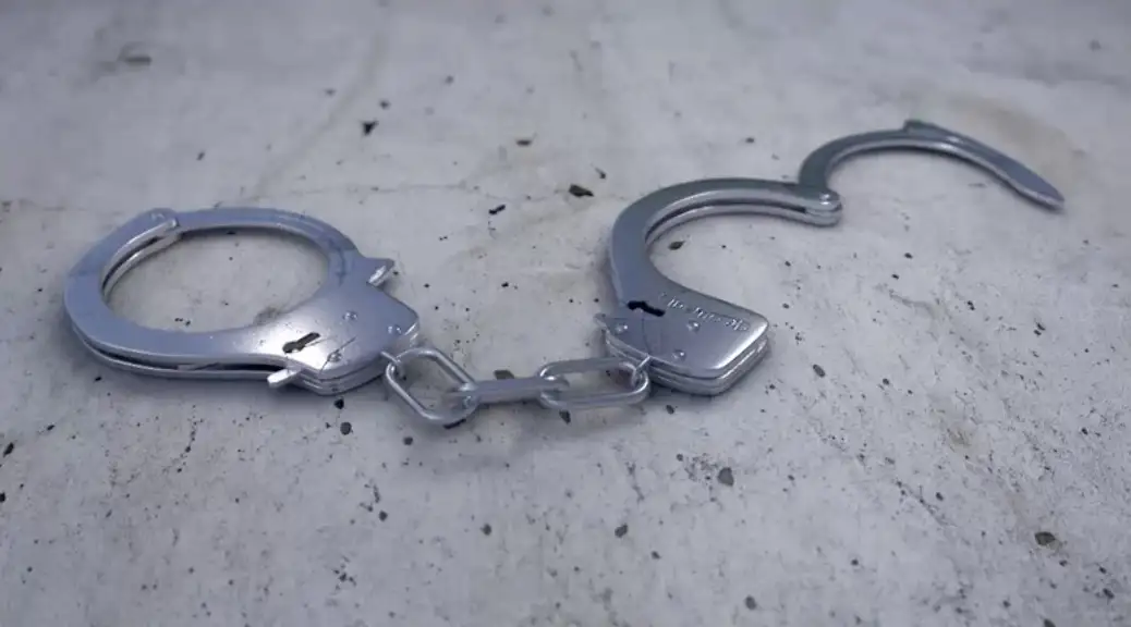 C4D手铐建模视频教程 Cinema 4D Tutorial - Modelagem de Algemas