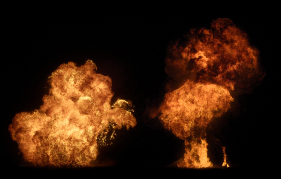 投放炸弹爆炸烟火高清视频素材（.mov） Pyrotechnic explosion