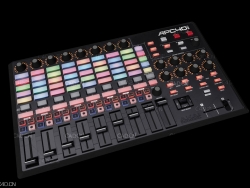 灯光控制台 控制器 vj dj 控制器 APC 40 3D Model