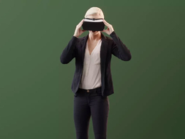 三维扫描写实人物戴vr眼镜的西方女人