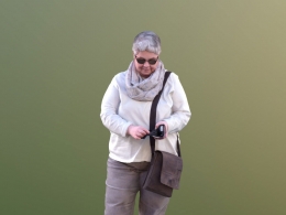 三维扫描写实人物拿钱夹的国外大妈