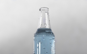 长满水珠的饮料瓶C4D模型 Drink bottles 3D model