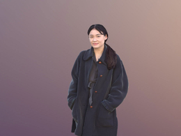 三维扫描写实人物走路的女孩