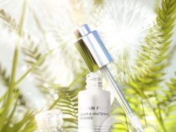 C4D OCTANE精油化妆品渲染模型 Essential oil cosmetics