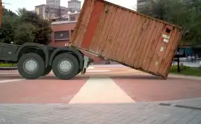 卡車卸貨