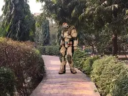 C4D运动追踪器机器人与实景视频合成动画工程文件
