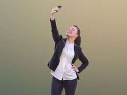 三维扫描写实人物站着伸手自拍的国外女人