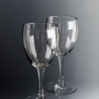 C4D高脚酒杯模型 Free C4D Glass simple visualisation scenes