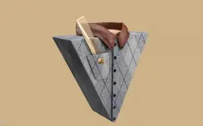 自学C4D一段时间了，虽然是做的平面设计，却很喜欢3D，希望大家提出宝贵意见