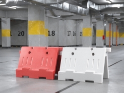 地下车库交通路线塑料围挡 Barrier