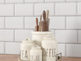 C4D圆托盘里的擀面杖筒模型