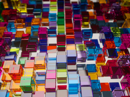 C4D Corona七彩透明玻璃方块创意工程