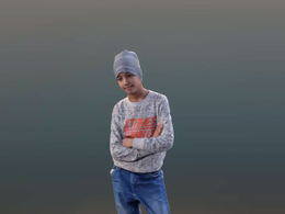 三维扫描写实人物双手抱胸前的国外小女孩