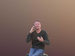 三维扫描写实人物国外男人坐着打电话