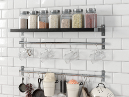 C4D挂餐具的架子水杯工具架玻璃杯模型