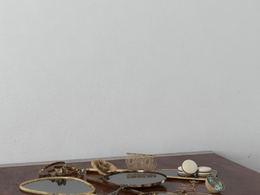 桌台装饰品：扇子发簪手镯用品