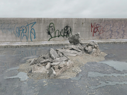 战后损毁模型：施工垃圾混凝土块