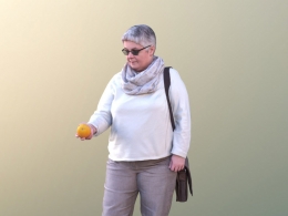 三维扫描写实人物手拿桔子的国外大妈